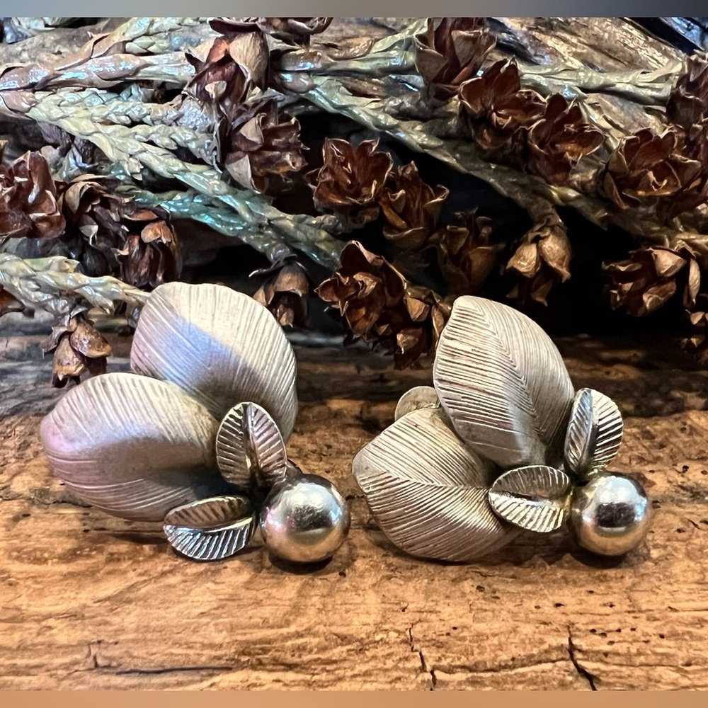 Vintage Canadian Bond-Boyd Earrings Sterling Matte Leaves Screw Backs Leaf 1”
